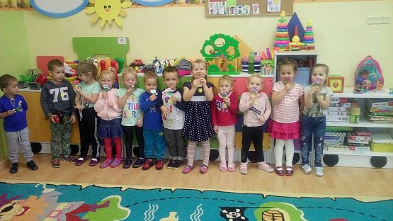 Grafika #0: Światowy Dzień Uśmiechu w Przedszkolu