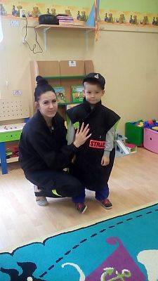 Grafika #3: Mali strażacy.