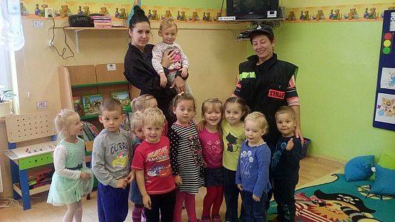 Grafika #7: Mali strażacy.