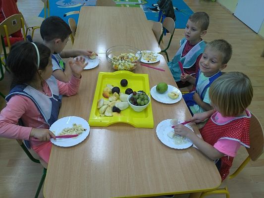 Grafika #0: Pyszne witaminki - robimy sałatkę owocową