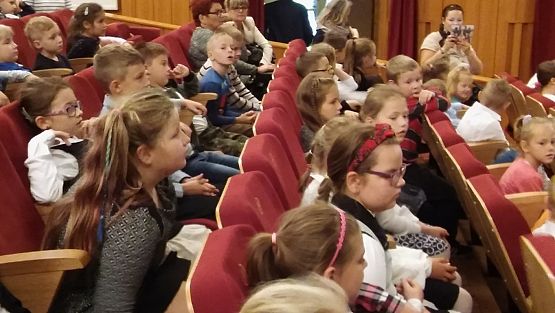 Grafika #8: W Filharmonii.