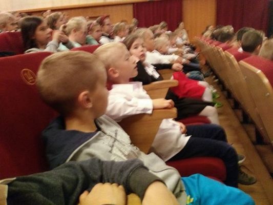 Grafika #10: W Filharmonii.