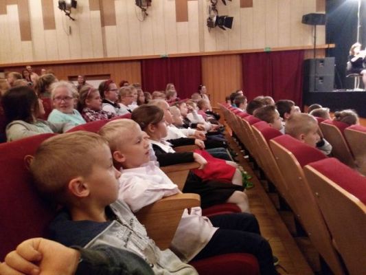 Grafika #11: W Filharmonii.