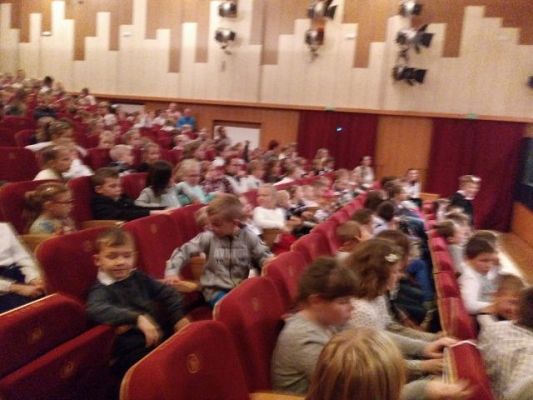 Grafika #3: W Filharmonii.