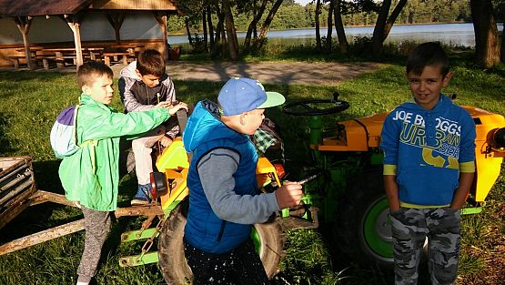 Grafika #13: Wycieczka do Redkowic klas III SP