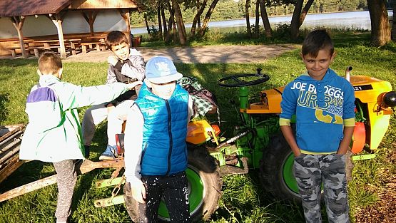 Grafika #14: Wycieczka do Redkowic klas III SP