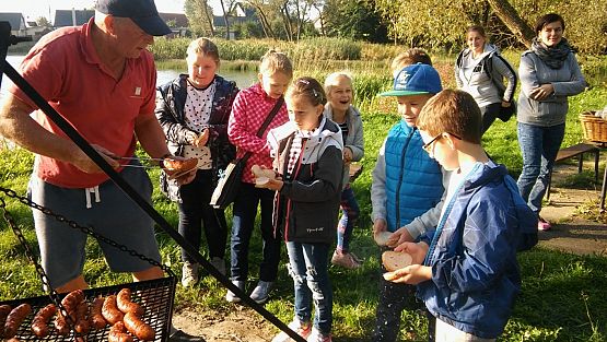 Grafika #16: Wycieczka do Redkowic klas III SP