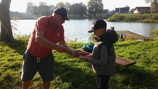 Grafika #22: Wycieczka do Redkowic klas III SP