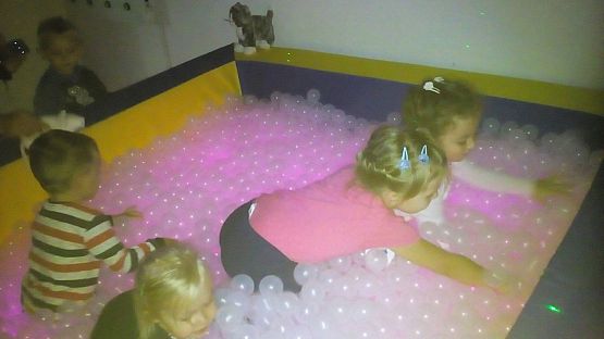 Grafika #0: Wycieczka Smerfów do Kolorowej Planety w Lęborku