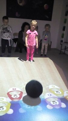 Grafika #7: Wycieczka Smerfów do Kolorowej Planety w Lęborku