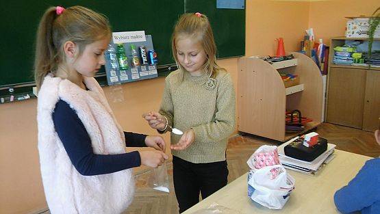 Grafika #1: Ile cukru "ukrywa" się w napojach? - sprawdzała kl. IIIa na lekcji przyrody