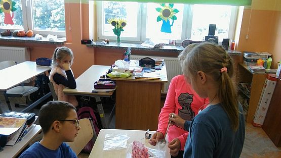 Grafika #2: Ile cukru "ukrywa" się w napojach? - sprawdzała kl. IIIa na lekcji przyrody