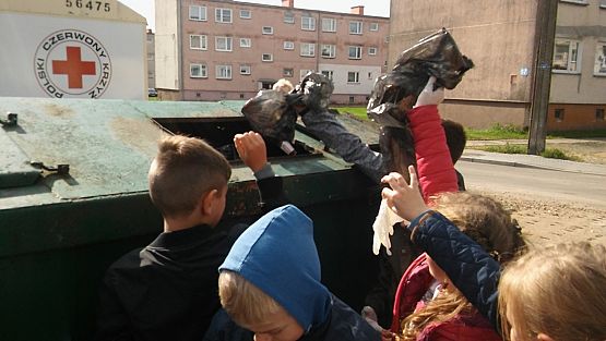 Grafika #10: Sprzątanie świata 2017