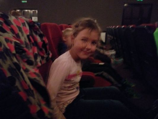 Grafika #2: Wycieczka do kina