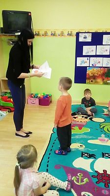 Grafika #9: Międzynarodowy Dzień Kropki w przedszkolu