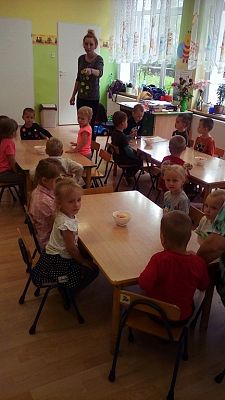 Grafika #25: Międzynarodowy Dzień Kropki w przedszkolu