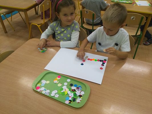 Grafika #0: Międzynarodowy Dzień Kropki w przedszkolu