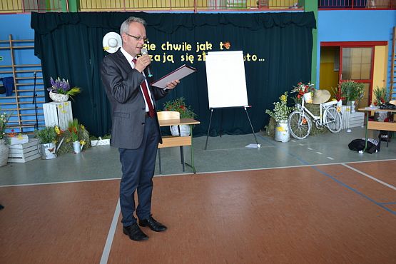 Grafika #24: Pożegnanie klas III gimnazjum