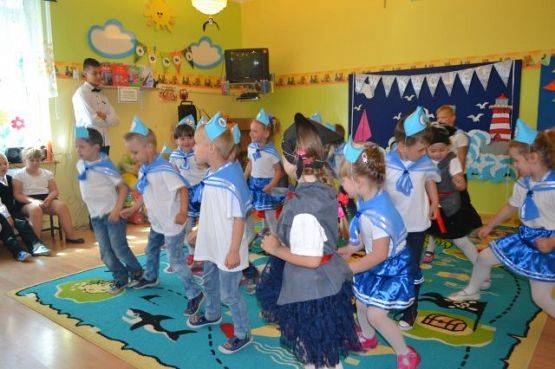 Grafika #13: Zakończenie roku przedszkolnego.