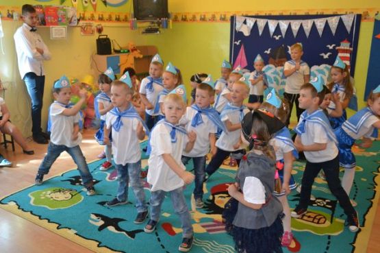 Grafika #14: Zakończenie roku przedszkolnego.