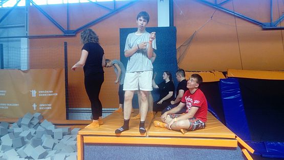 Grafika #4: Wycieczka klasy IIb gimnazjum