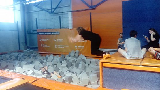 Grafika #5: Wycieczka klasy IIb gimnazjum