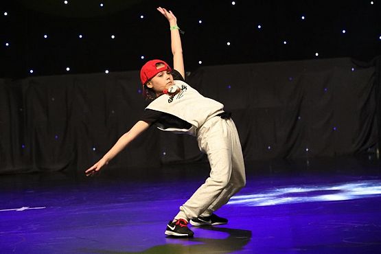 Grafika #0: Nasz uczennica na podium podczas Mistrzostw Świata w tańcu hip hop w Chorwacji