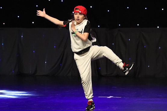 Grafika #8: Nasz uczennica na podium podczas Mistrzostw Świata w tańcu hip hop w Chorwacji