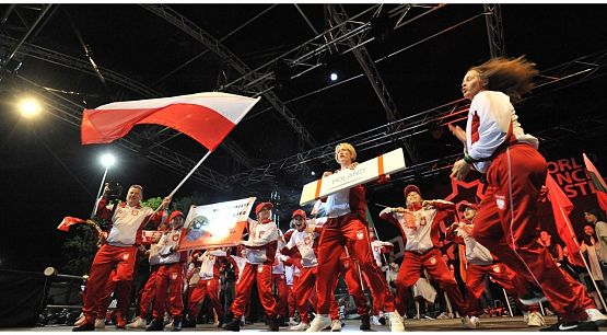 Grafika #1: Nasz uczennica na podium podczas Mistrzostw Świata w tańcu hip hop w Chorwacji