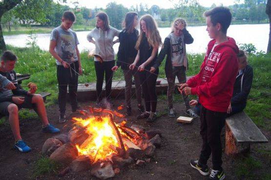 Grafika #3: Wspaniała przygoda klasy I b w Przywidzu - klasowy biwak