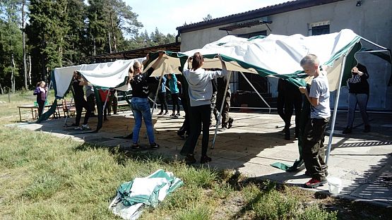 Grafika #3: Obóz harcerski w Szklanej Hucie