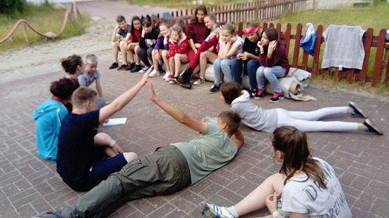 Grafika #9: Obóz harcerski w Szklanej Hucie