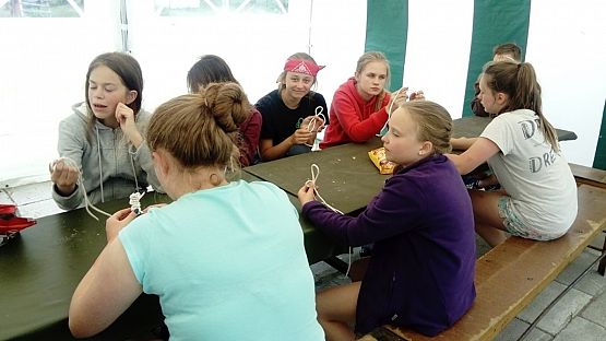 Grafika #11: Obóz harcerski w Szklanej Hucie