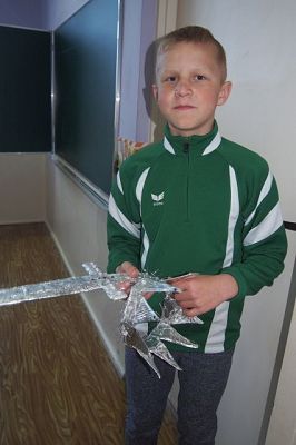 Grafika #1: Ślub Mieszka i Dobrawy oraz koronacja pierwszego króla Polski na lekcji historii