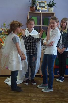 Grafika #6: Ślub Mieszka i Dobrawy oraz koronacja pierwszego króla Polski na lekcji historii