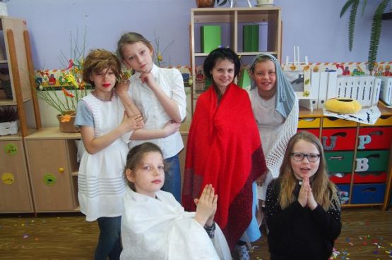 Grafika #17: Ślub Mieszka i Dobrawy oraz koronacja pierwszego króla Polski na lekcji historii