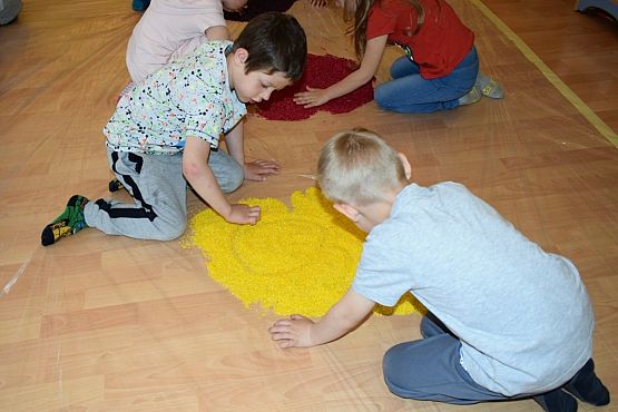 Grafika #6: Zabawy z kolorowym ryżem