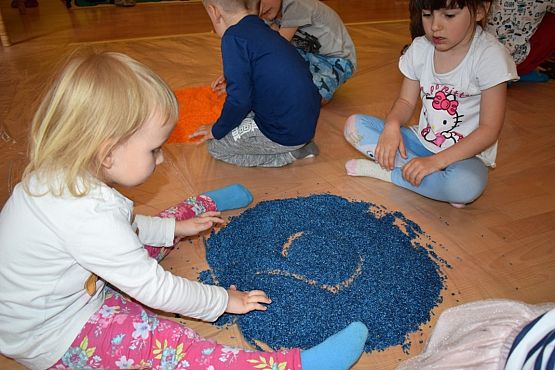 Grafika #8: Zabawy z kolorowym ryżem