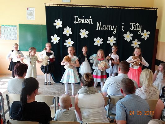 Grafika #19: Dzień Mamy i Taty w 2a
