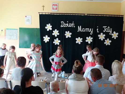 Grafika #21: Dzień Mamy i Taty w 2a