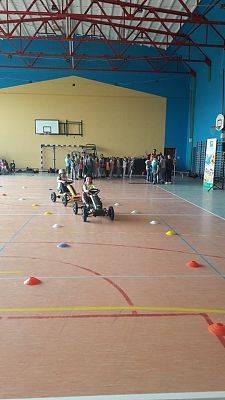 Grafika #2: Bezpieczna droga do szkoły