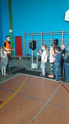 Grafika #6: Bezpieczna droga do szkoły