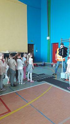 Grafika #7: Bezpieczna droga do szkoły