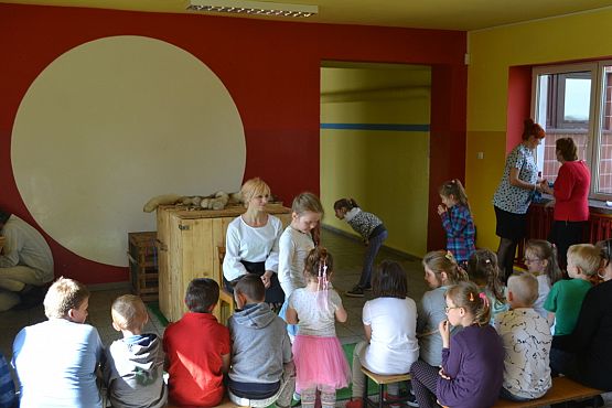 Grafika #0: Wiosenny kurnik