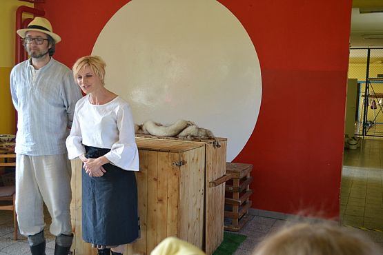 Grafika #24: Wiosenny kurnik