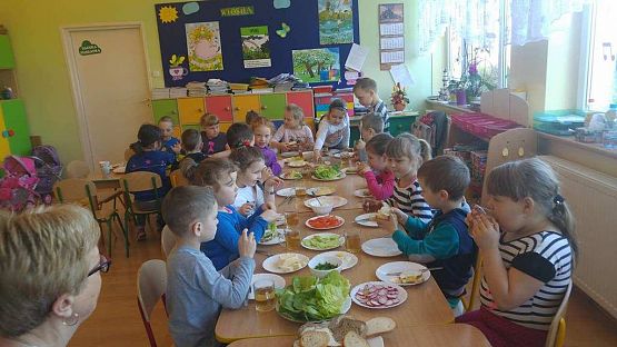 Grafika #0: Niecodzienne śniadanie w przedszkolu