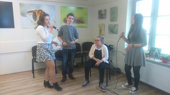 Grafika #5: Występy naszych uczniów podczas wystawy prac Marzeny Kotłowskiej na Stacji Kultura w Lęborku