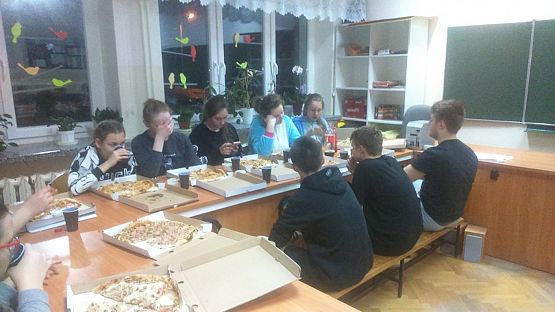 Grafika #4: Noc w szkole