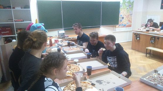 Grafika #6: Noc w szkole