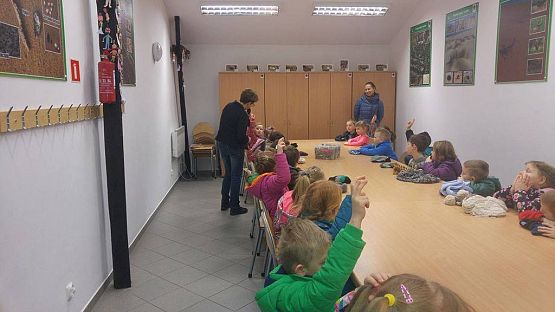 Grafika #1: Wycieczka przedszkolaków do Słowińskiego Parku Narodowego